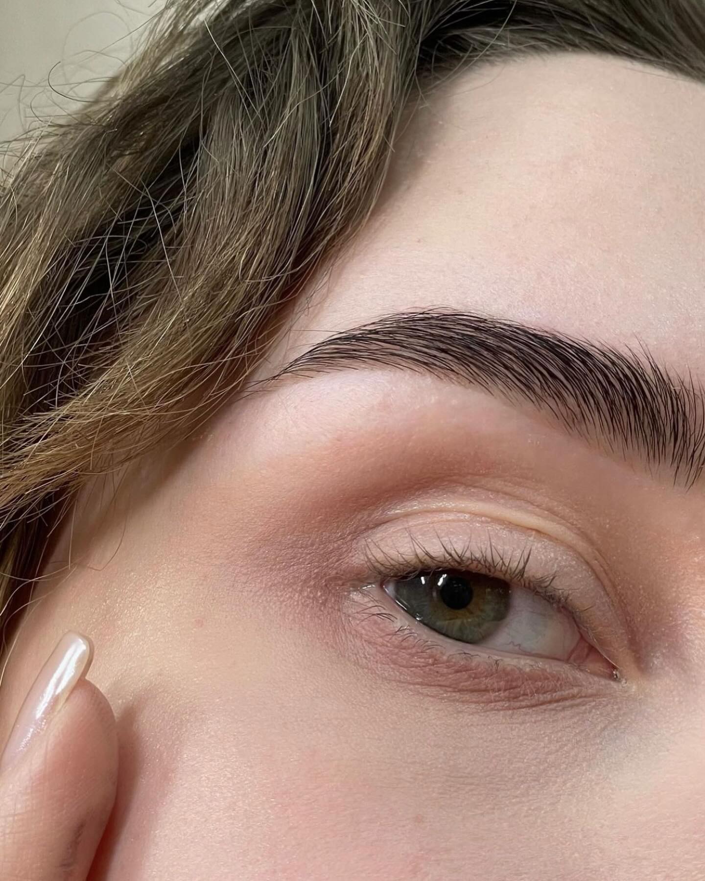 vikki___brows__