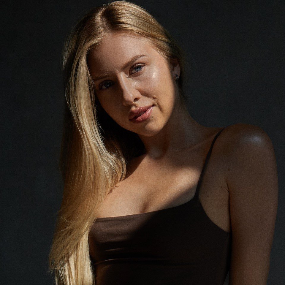 young_anya_fitness