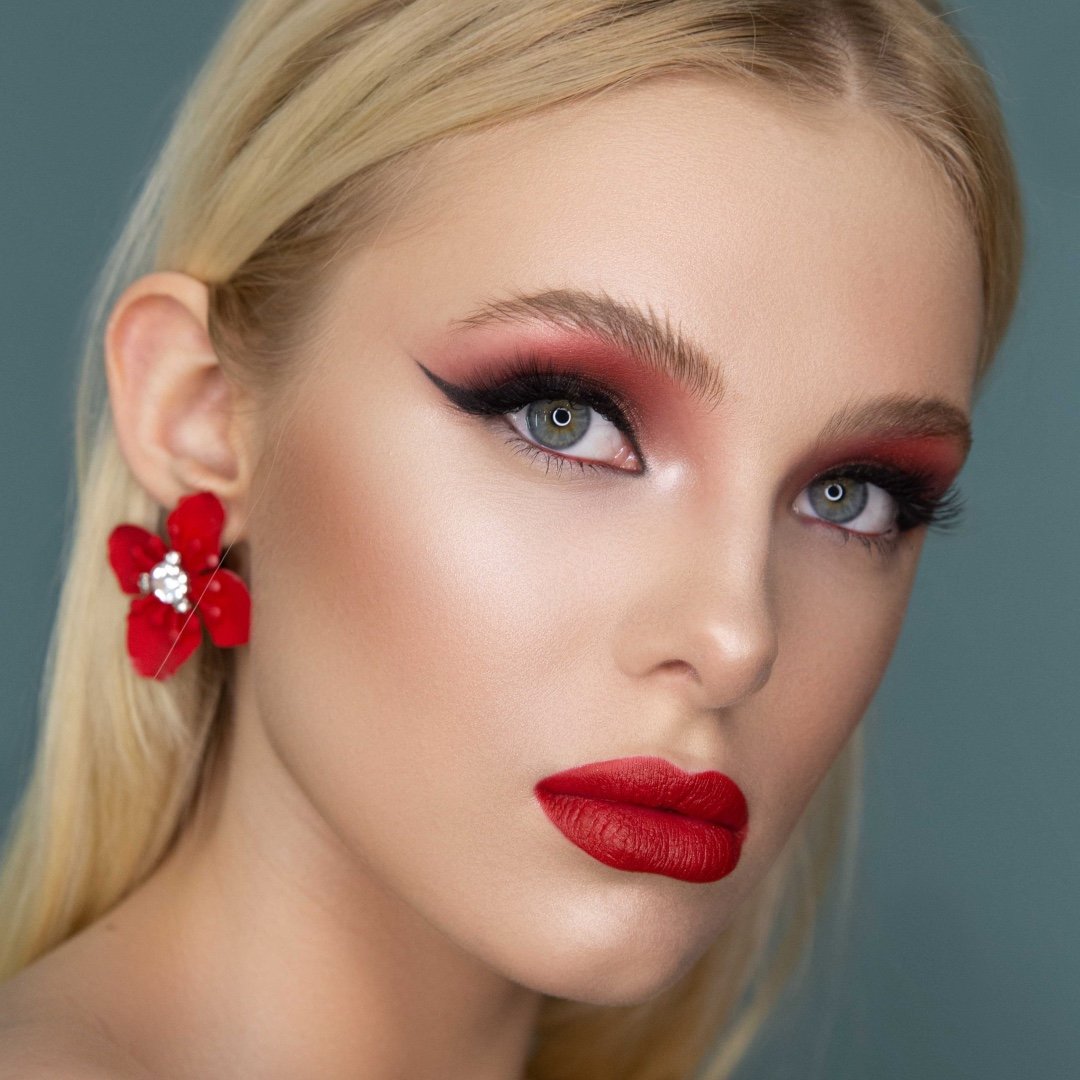 loya_make_up