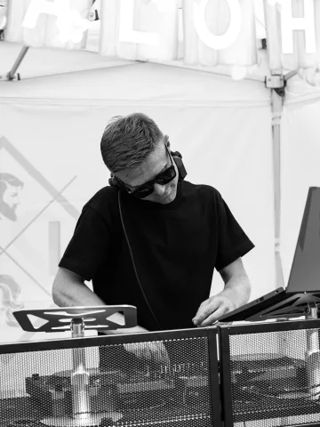 dj_redzen