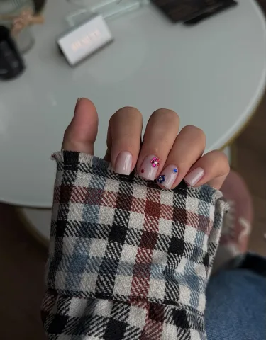 zheludova_nails