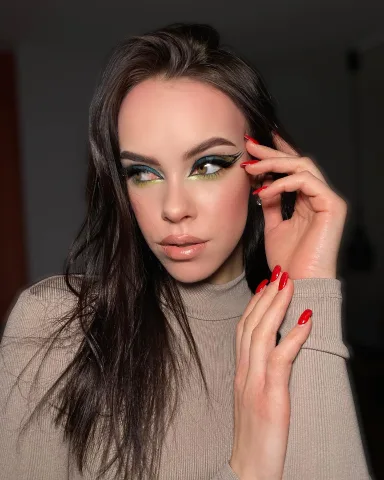 loya_make_up